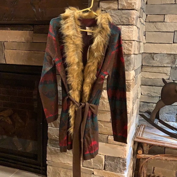 Tasha Polizzi Berlin Blanket Cardigan - Picture 2 of 15